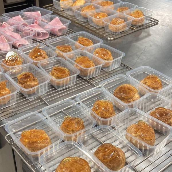 REPAS À DOMICILE - Aux Vieux Arceaux - restaurant MERCUER - Ucel restaurant - restaurant MERCUER