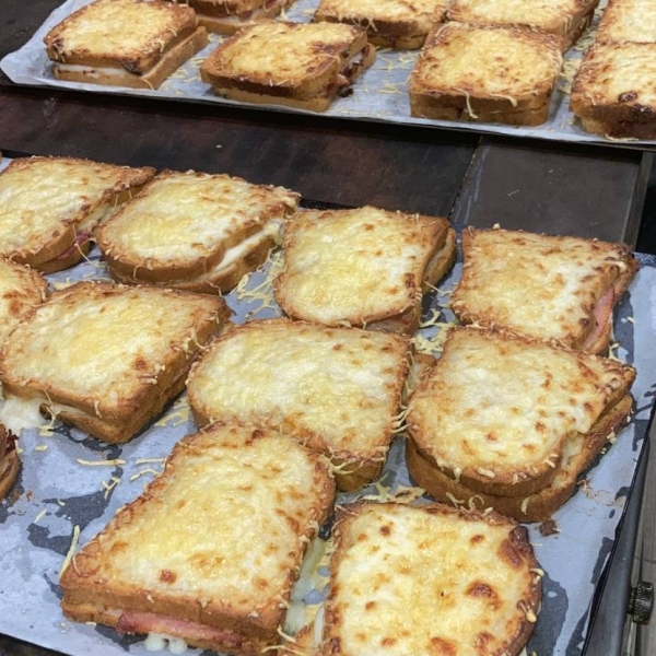 REPAS À DOMICILE - Aux Vieux Arceaux - restaurant MERCUER - Ucel restaurant - Ucel restaurant