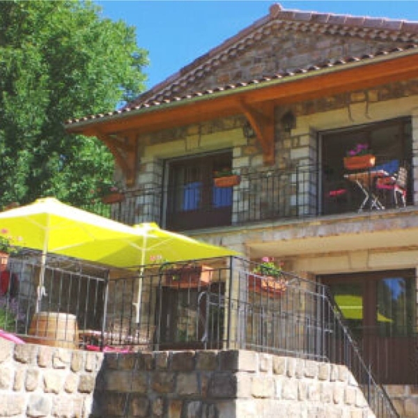 L'Hôtel - Aux Vieux Arceaux - restaurant MERCUER - Hôtel Prades - Restaurant Prades - les meilleurs restaurant de MERCUER