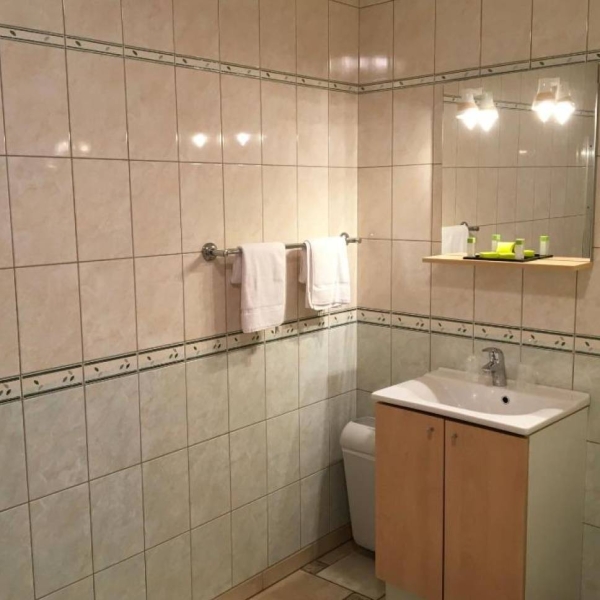 L'Hôtel - Aux Vieux Arceaux - restaurant MERCUER - Hôtel Prades - Restaurant Prades - top restaurant MERCUER